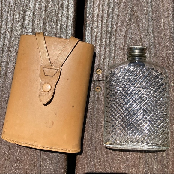 VINTAGE UNIVERSAL PAT'D FEB 8 1927 GLASS POCKET HIP FLASK AND FLASK HOLDER - Picture 8 of 16
